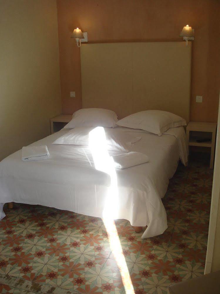 Hotel Restaurant Cortie Thuir Luaran gambar