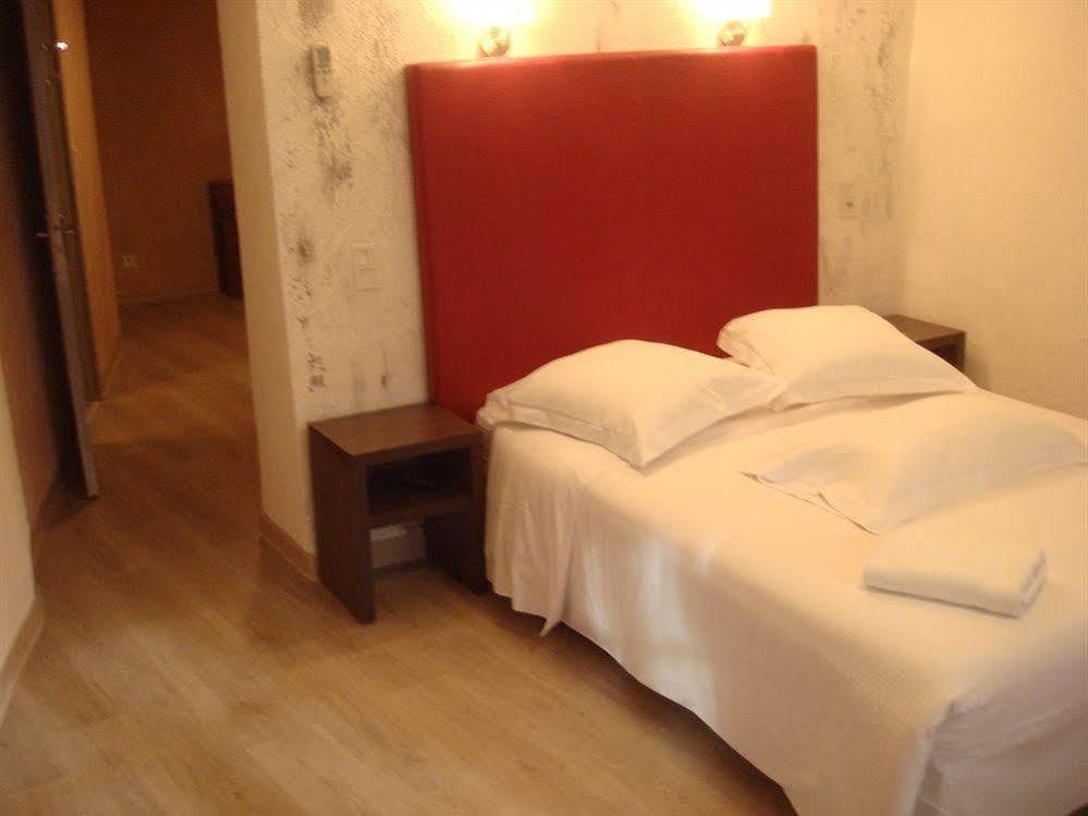 Hotel Restaurant Cortie Thuir Luaran gambar